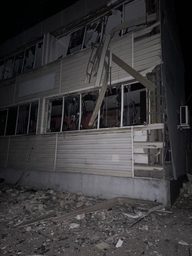 Росіяни вдарили ракетами С-300 по Селидовому. Є фотографії руйнувань