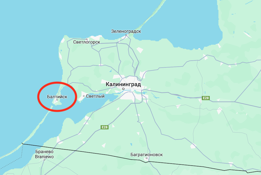 Під Калінінградом загорівся ракетний корабель росіян. ГУР опублікувало відео з натяком на причетність до цього