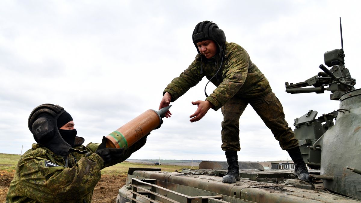 Росія виробляє забагато зброї, частина потрапляє на склади, — Пісторіус