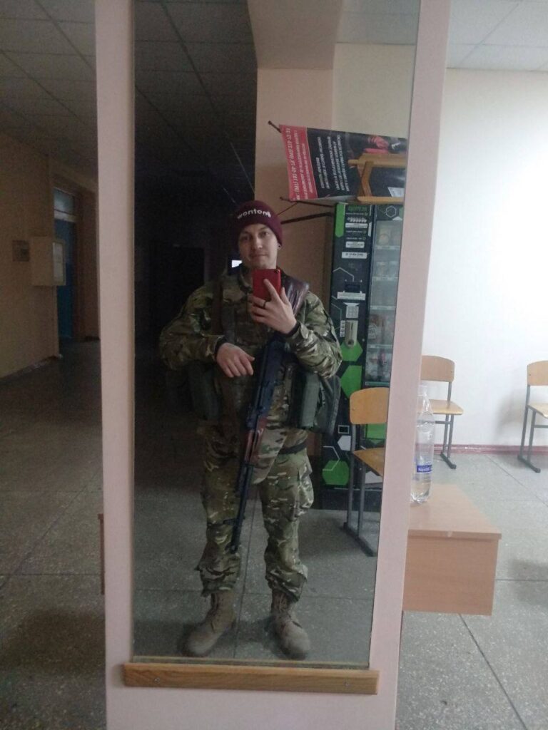 Бачив “мультики” про пластикові танки: історія оборонця Бахмута, який провів 7 днів у комі