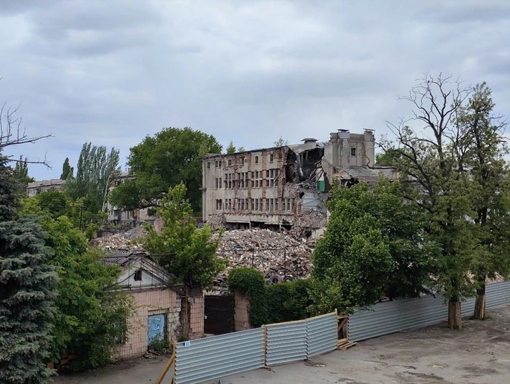 У Луганську на місці хлібокомбінату хочуть побудувати “управління МВС”
