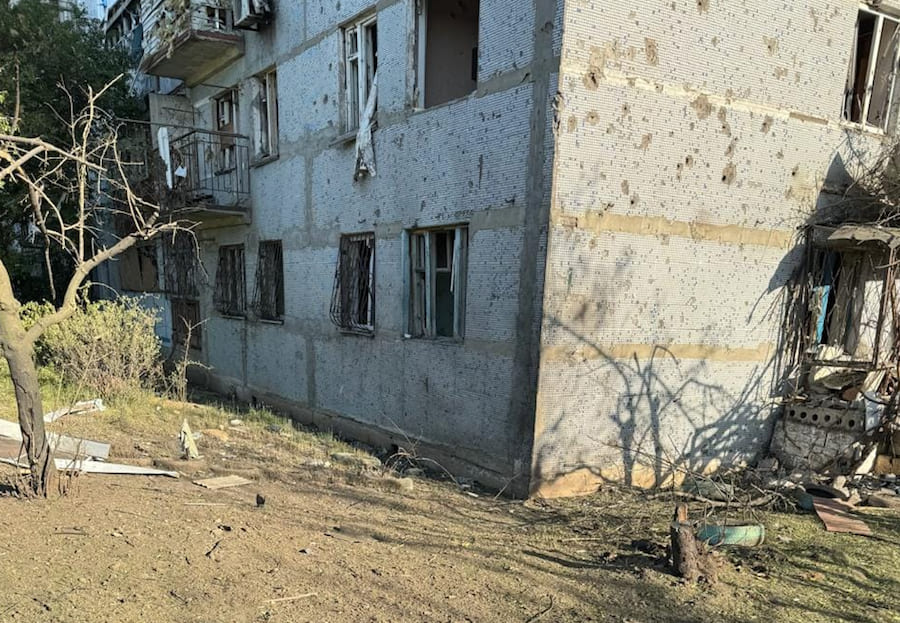Росіяни обстріляли Курахове на Донеччині, є загиблі. Опубліковано фото з місця “прильотів”