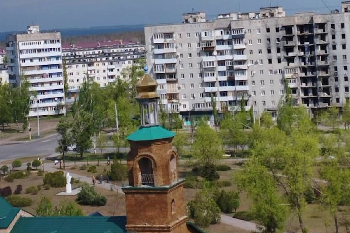В окупованому Сєвєродонецьку немає роботи. Чоловіки можуть розраховувати лише на роботу на будівництвах