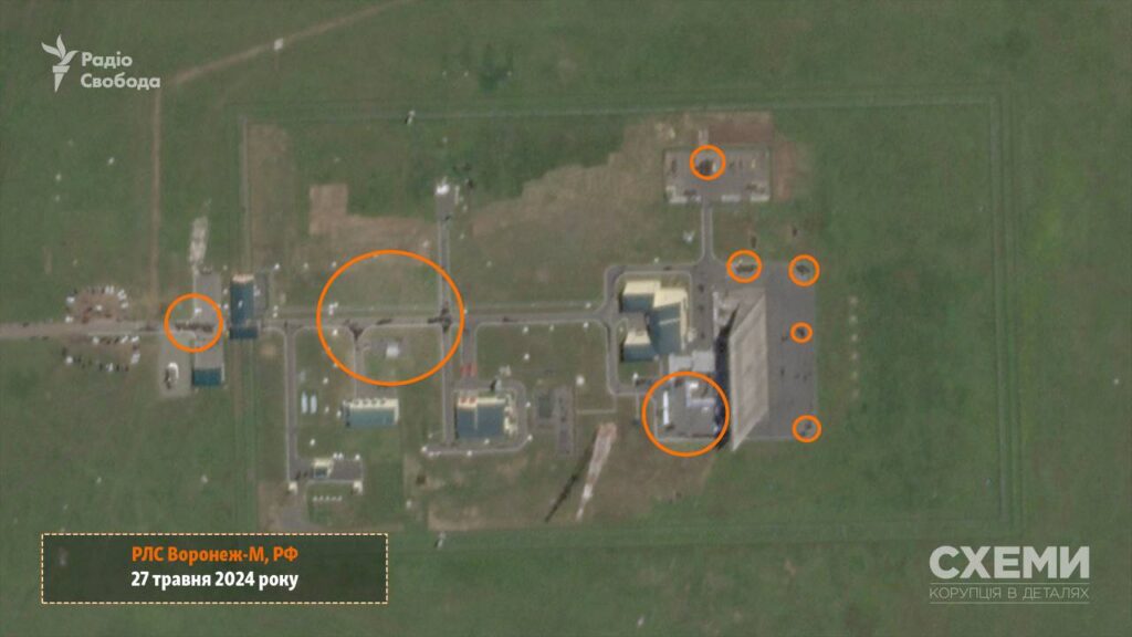 З’явилися супутникові знімки наслідків удару по РЛС “Воронеж-М”, яка є частиною ядерної тріади
