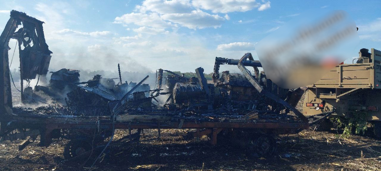 ЗСУ уразили російський комплекс С-400. У мережі показали, що залишилося від російського ЗРК