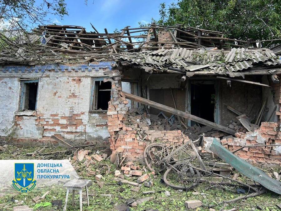 Двоє людей загинули внаслідок російського авіаудару по Селидовому на Донеччині