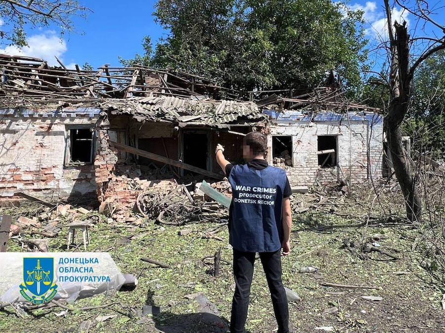 Двоє людей загинули внаслідок російського авіаудару по Селидовому на Донеччині