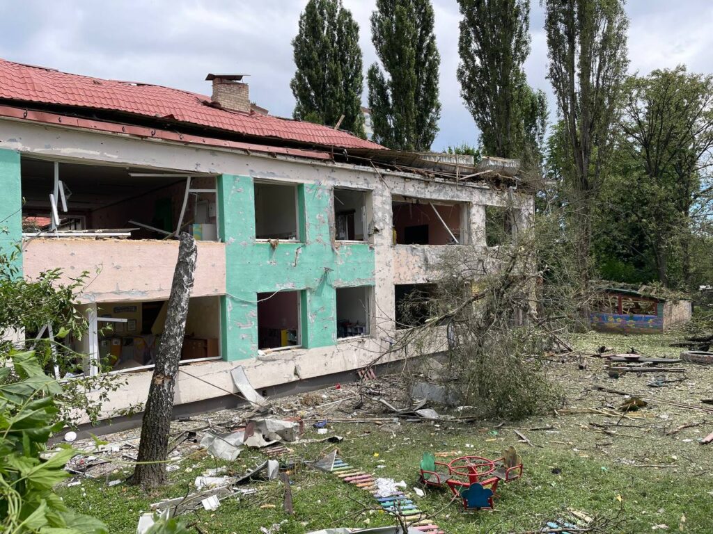 Влучання у п’ятиповерхівку в Києві. Опубліковано фотографії руйнувань