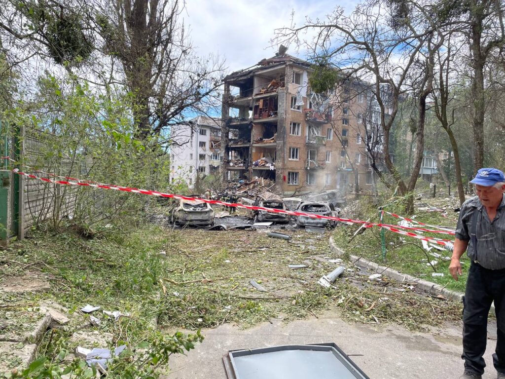 Влучання у п’ятиповерхівку в Києві. Опубліковано фотографії руйнувань