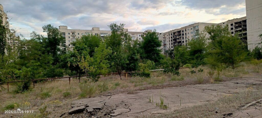 Частину пошкоджених будинків у Сєвєродонецьку не збираються ані зносити, ані ремонтувати. Опубліковано фотографії