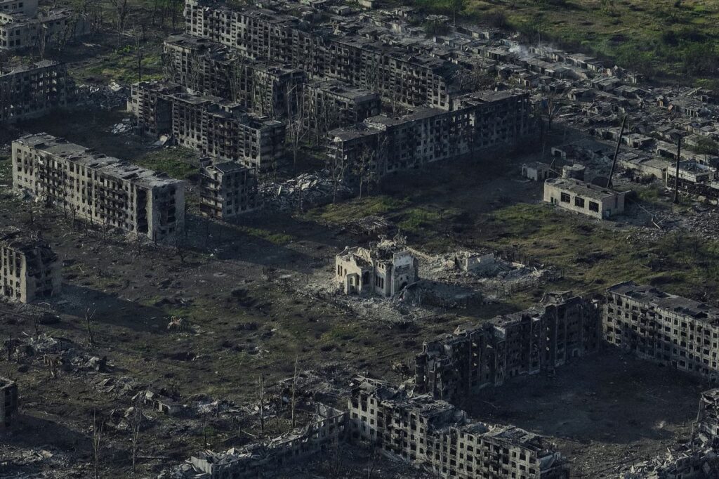 Випалені руїни. Фотографи показали, на що Росія перетворила Часів Яр