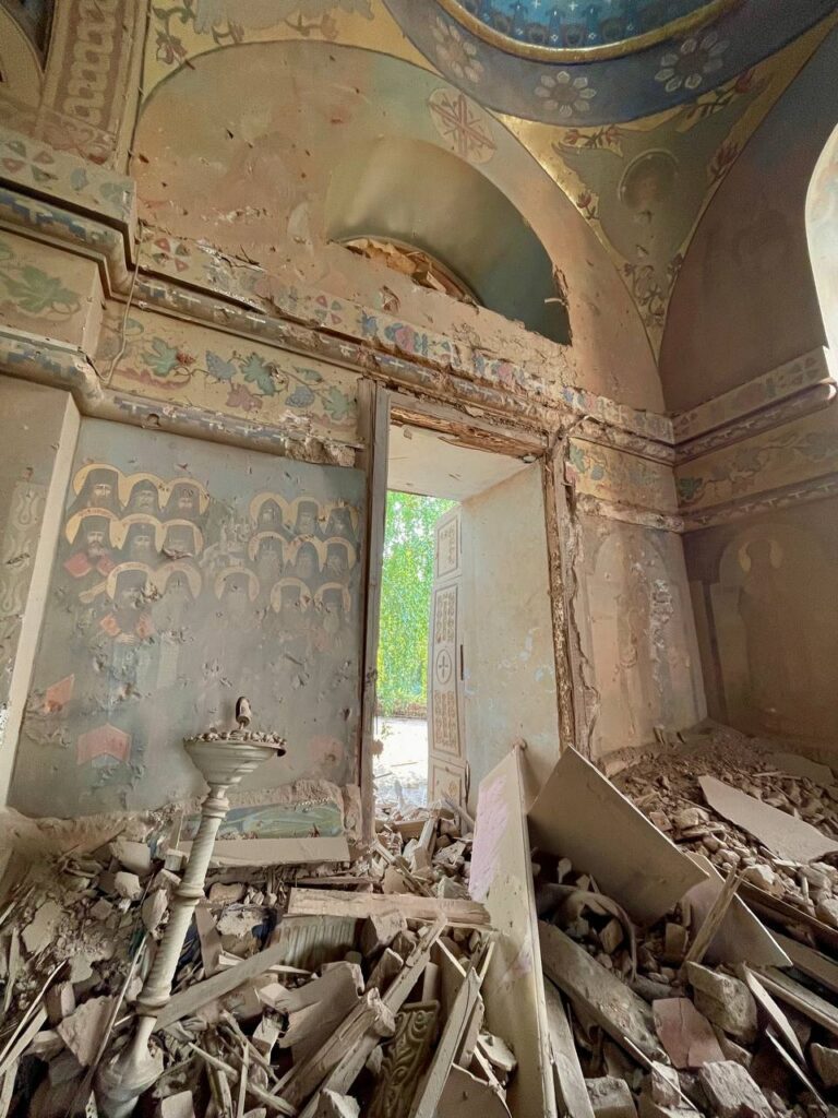 Пережив німецьку окупацію, а росіян не пережив. Опубліковані фотографії храму ПЦУ, який зруйнували російські снаряди