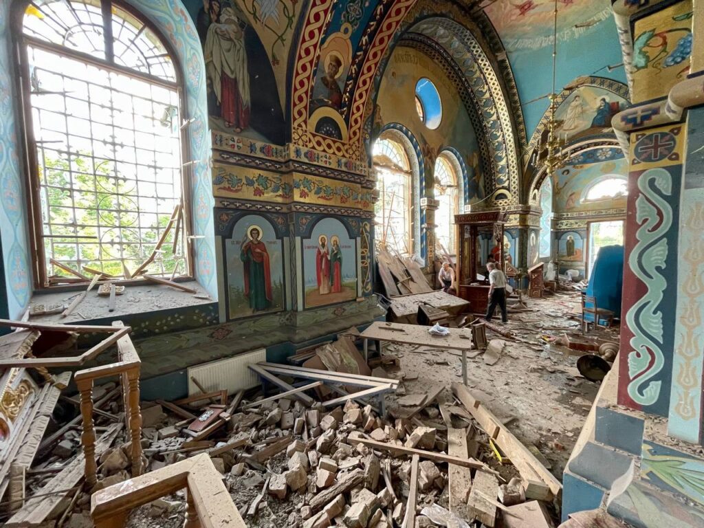 Пережив німецьку окупацію, а росіян не пережив. Опубліковані фотографії храму ПЦУ, який зруйнували російські снаряди