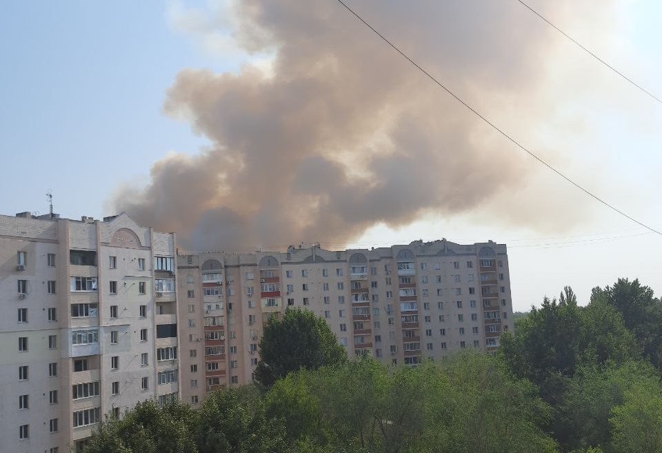 ЗСУ завдали удару по Луганську, у місті було чути щонайменше 5 вибухів. Опубліковано фото