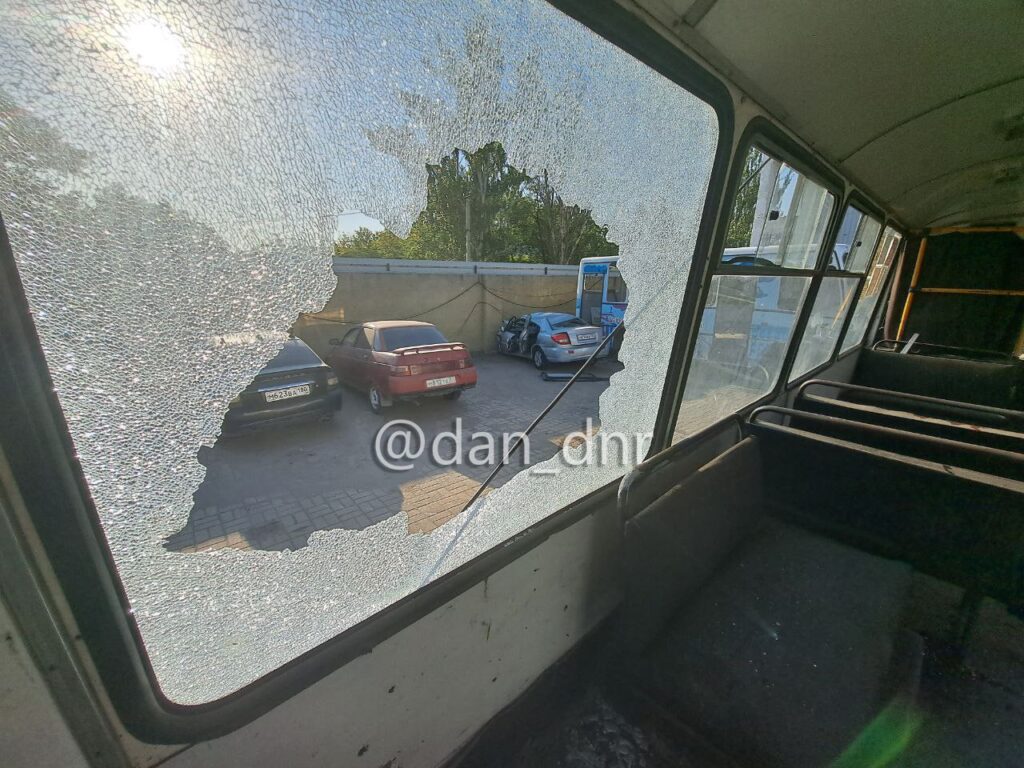 В “ДНР” заявили про загибель вагітної жінки та поранення 10 людей на зупинці