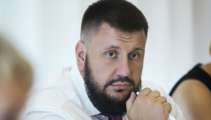 Міністр часів Януковича приїхав на окупований Донбас
