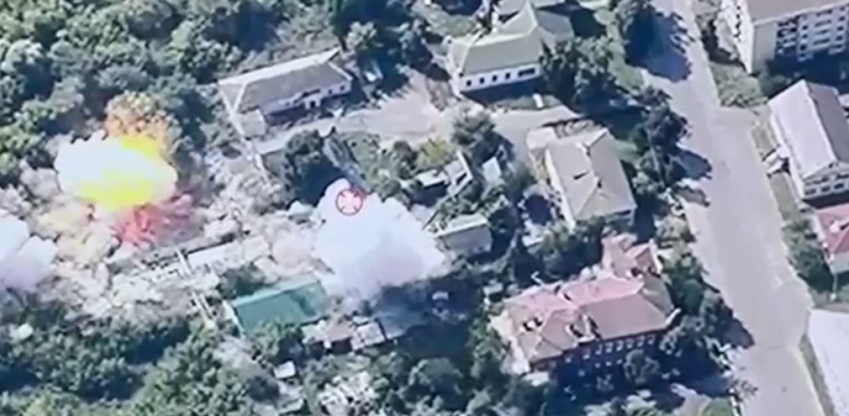 Українські військові показали, як б’ють по місцю зосередження армії РФ у Курській області