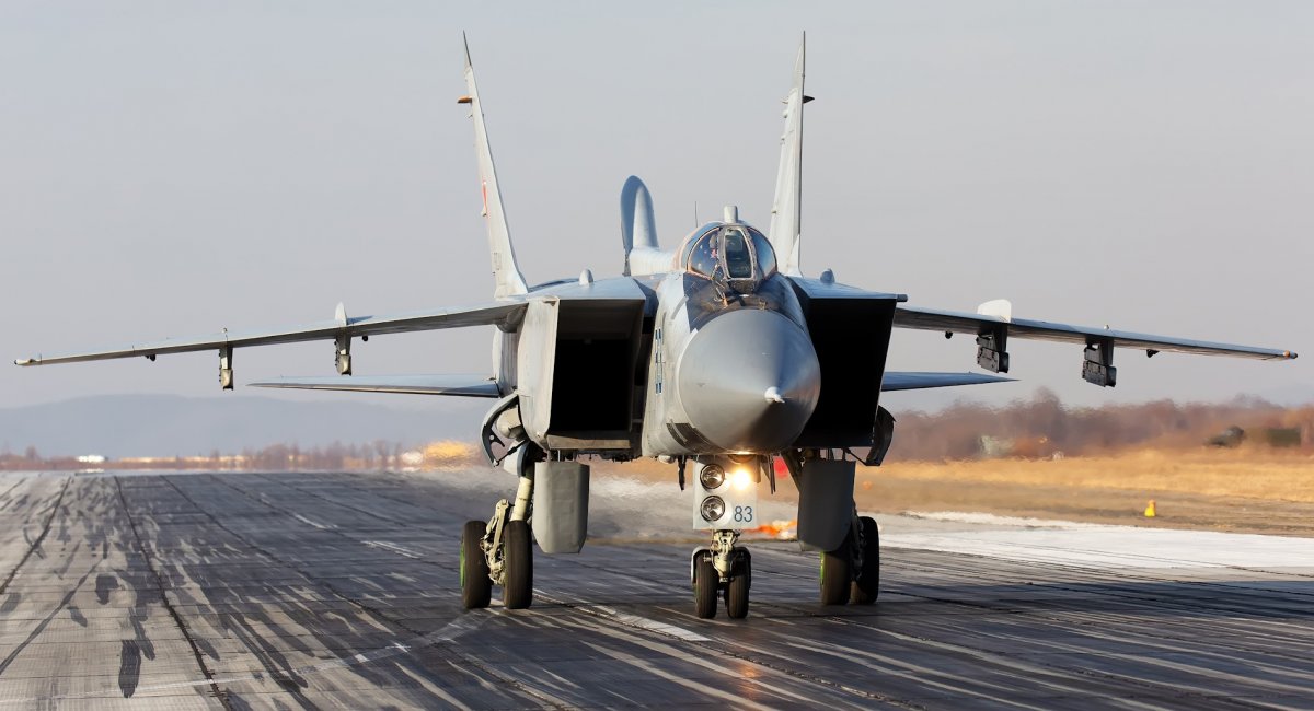 Атака на військовий аеродром “Саваслейка”: пошкоджені літаки МіГ-31К та Іл-76