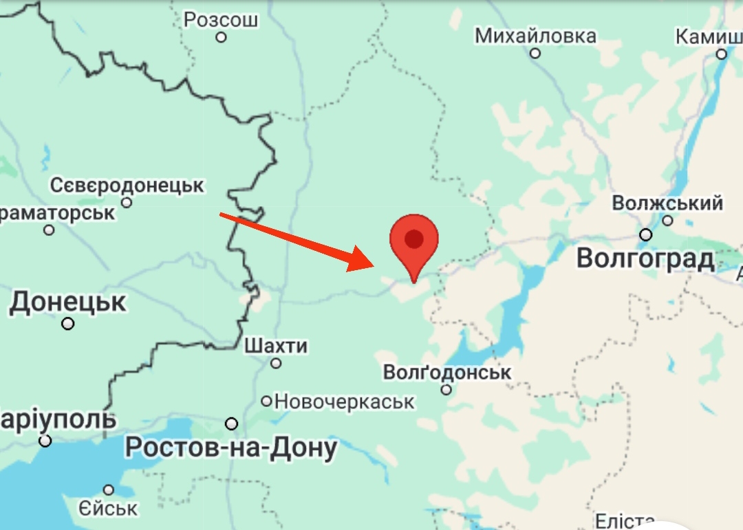 Опубліковане відео пожежі на аеродромі у Морозівську, який вразили українські дрони