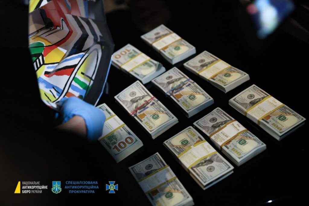 Заступника міністра енергетики викрили на хабарі у 1,5 мільйона доларів. Фото та відео затримання