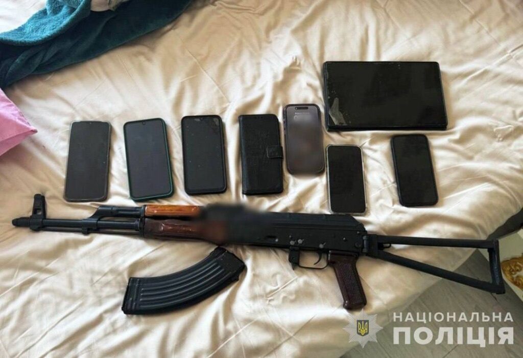 Нацполіція спільно з молдавськими колегами викрила аферистів, які ошукували військових ЗСУ