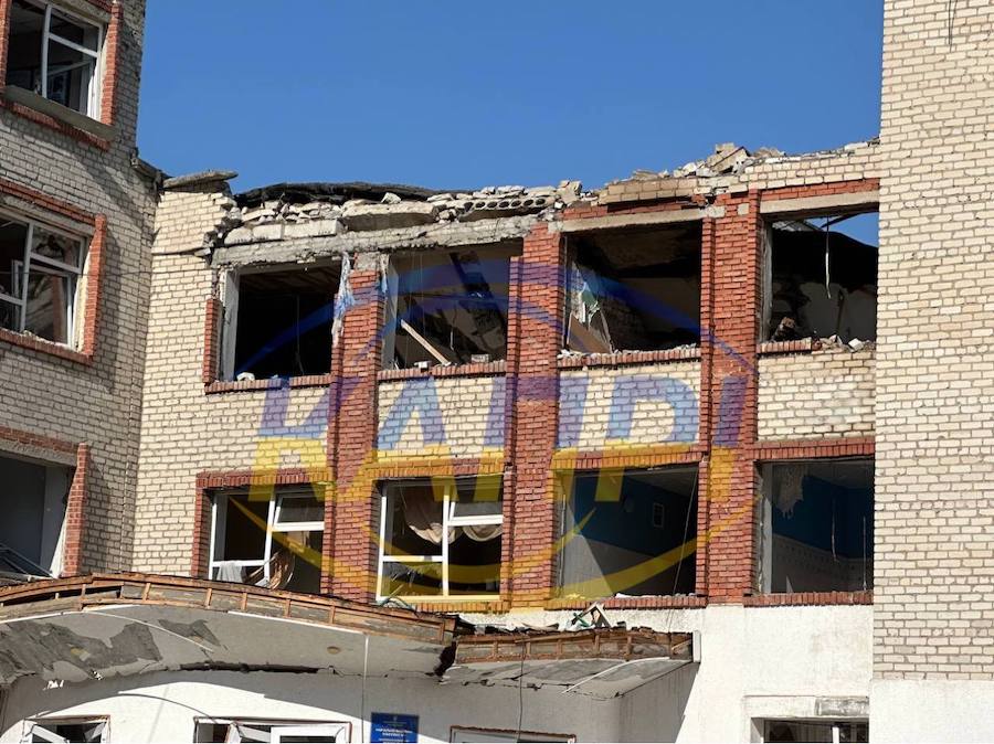 Вночі росіяни завдали ракетного удару по Покровську, зруйнувавши чергову школу. Опубліковано фото