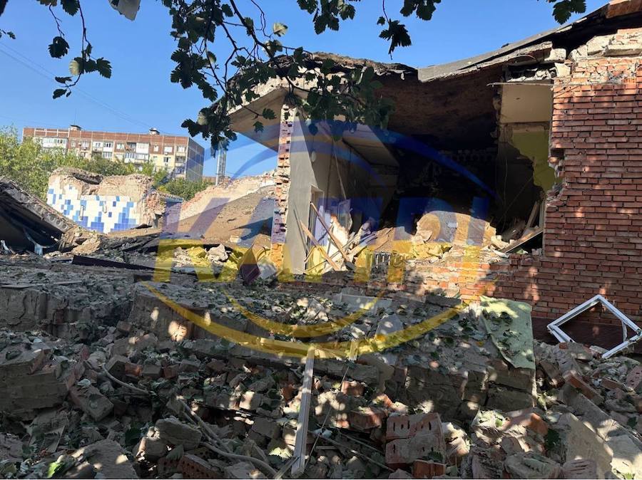 Вночі росіяни завдали ракетного удару по Покровську, зруйнувавши чергову школу. Опубліковано фото