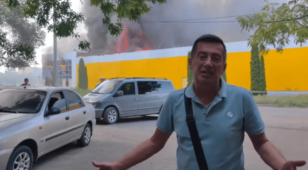 У Донецьку загорівся ТЦ “Галактика”. Опубліковані кадри пожежі