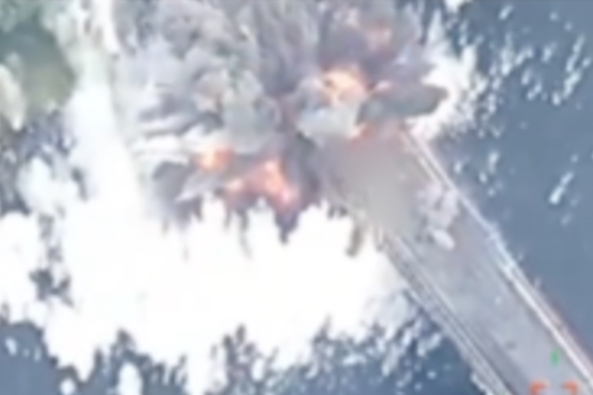 ЗСУ показали авіаудар по мосту через Сейм у Курській області. Опубліковано відео