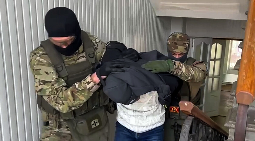 У Луганську місцевий житель отримав 8,5 років колонії суворого режиму через звинувачення у фінансуванні “Азову”