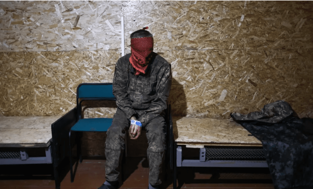 Російські пропагандисти показали українських полонених, які потрапили у полон в Курській області