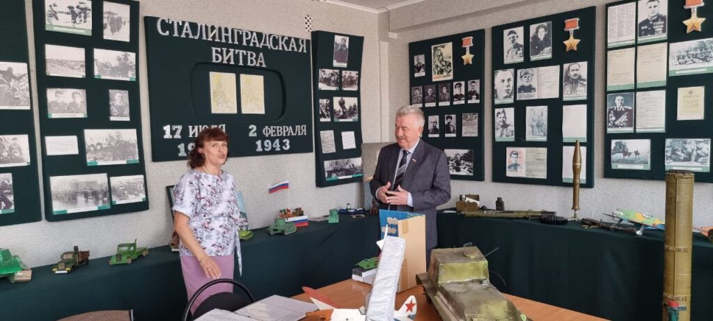 Російський депутат показав, як виглядають “кадетські класи” в окупованій Луганщині