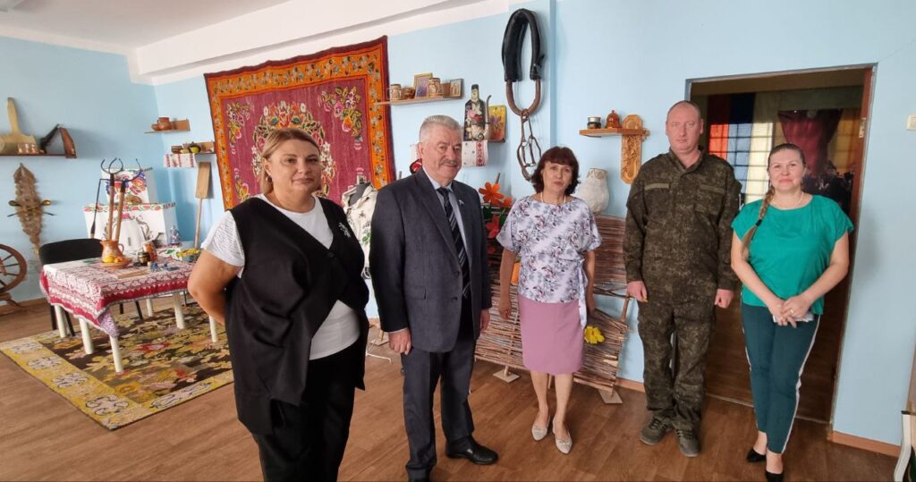 Російський депутат показав, як виглядають “кадетські класи” в окупованій Луганщині