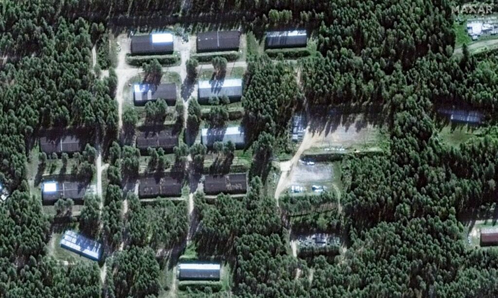 Від складів нічого не лишилося. З’явилися чіткі знімки зруйнованого російського складу боєприпасів у Тверській області