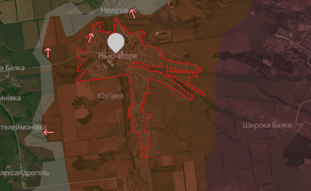 Росіяни показали кадри, як вони вивозять місцевих мешканців з окупованого Нью-Йорку Донецької області