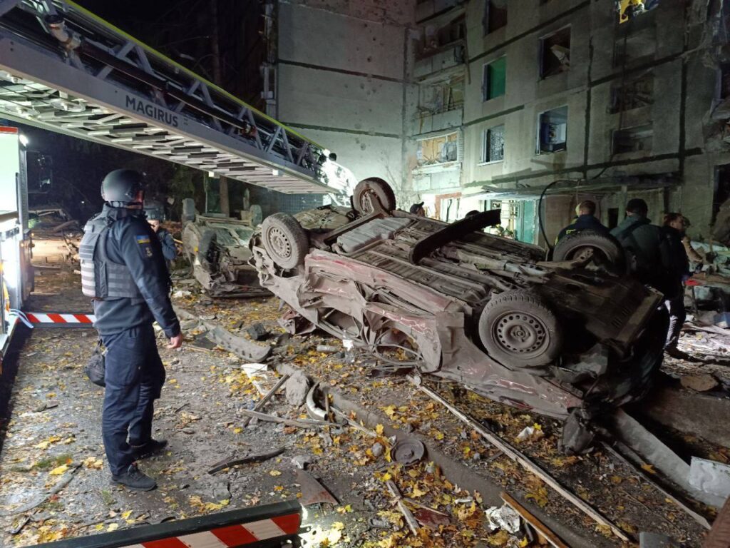Удар КАБом по багатоповерхівці в Харкові. Опубліковані фотографії з місця влучання (Оновлено)