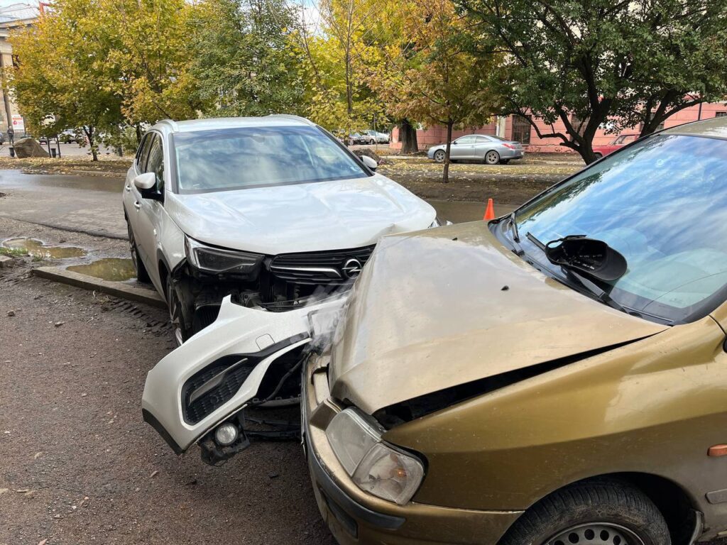 У окупованому Луганську п’яний водій спричинив ДТП за участю шістьох автомобілів