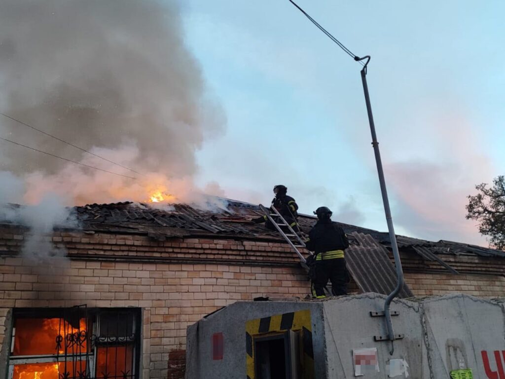 Внаслідок обстрілу Олексієво-Дружківки на Донеччині загинули двоє молодих чоловіків та ще один поранений
