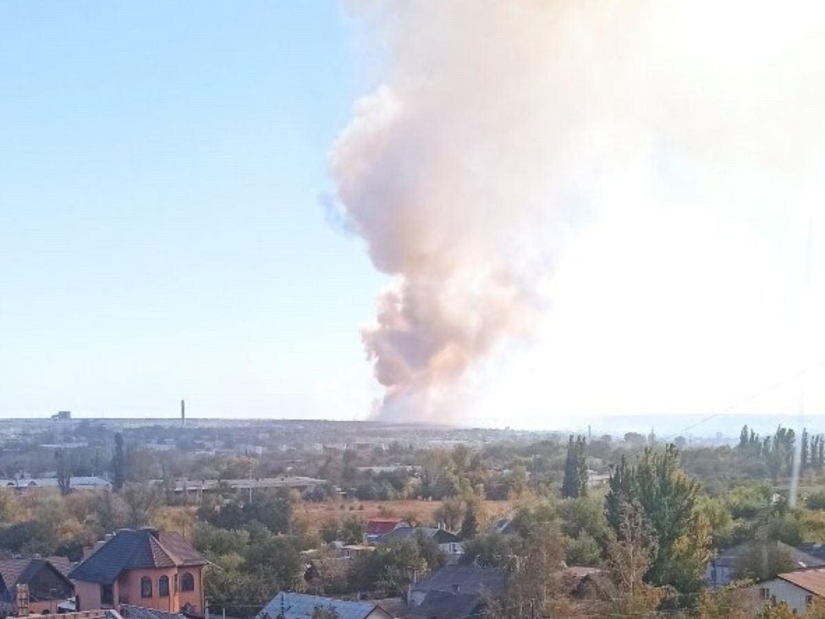На околиці Луганська сталася масштабна пожежа