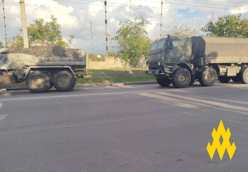 Після пожежі у Феодосії росіяни розвозять паливо у бензовозах. Опубліковані фото