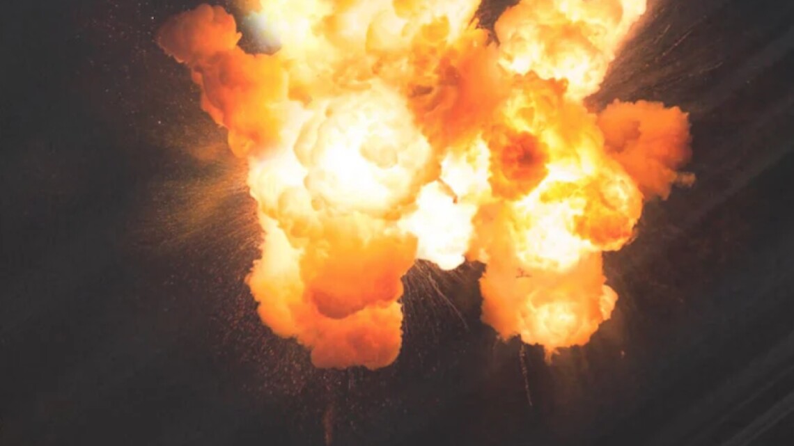 В Уфі дрони ударили по нафтопереробному заводу. Опубліковане відео