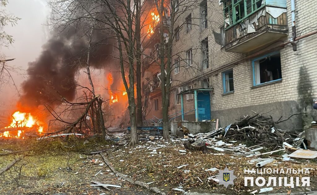 За минулу добу на Донеччині росіяни вбили двох людей та шістьох поранили. Поліцейські розповіли про наслідки ударів