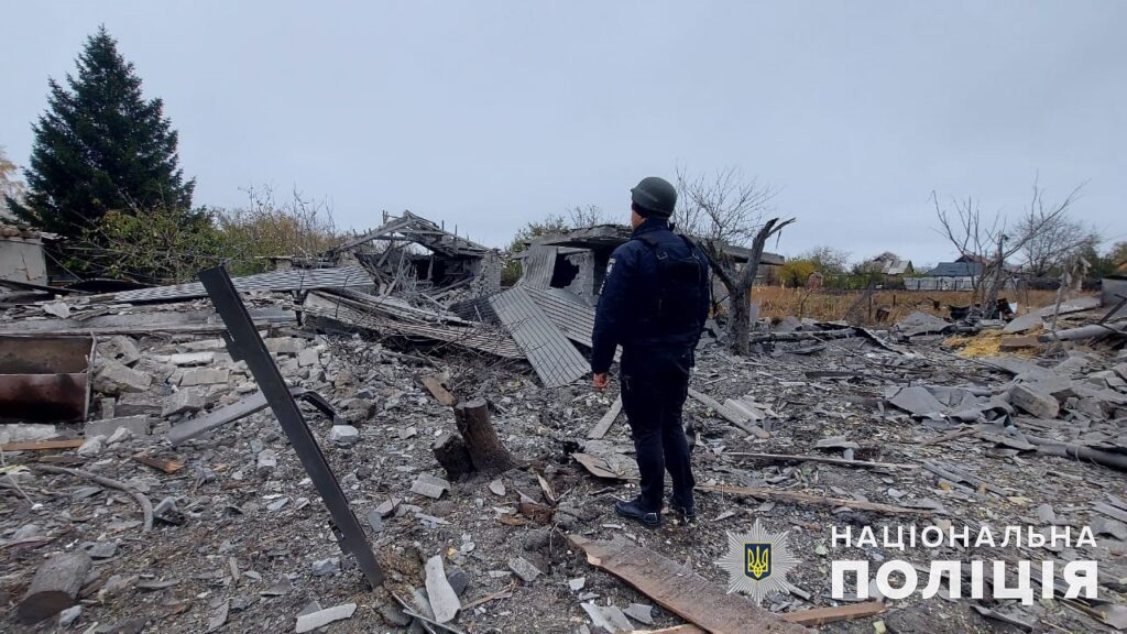 За минулу добу на Донеччині росіяни вбили двох людей та шістьох поранили. Поліцейські розповіли про наслідки ударів