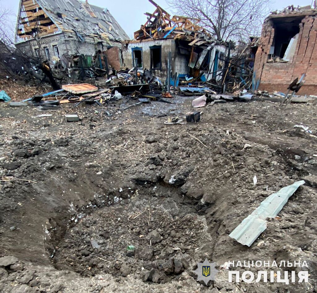 Троє людей поранені внаслідок обстрілів Донеччини за минулу добу