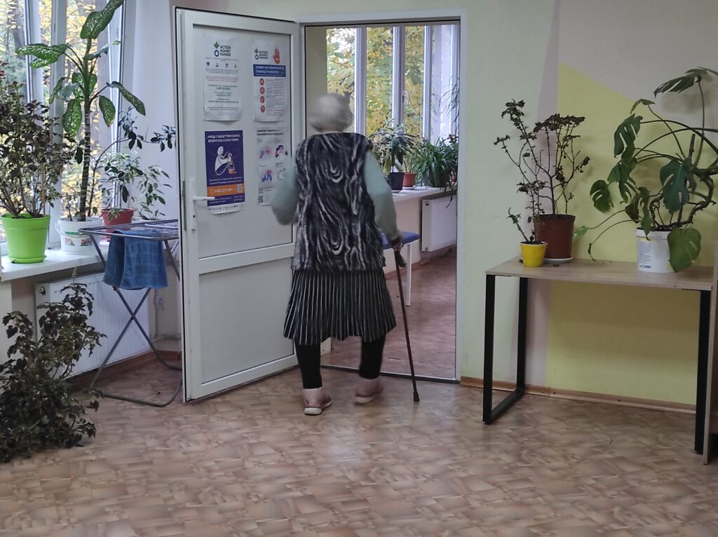 З динозаврами за парканом: як живе «Шелтер переселенців Луганщини» у Дніпрі