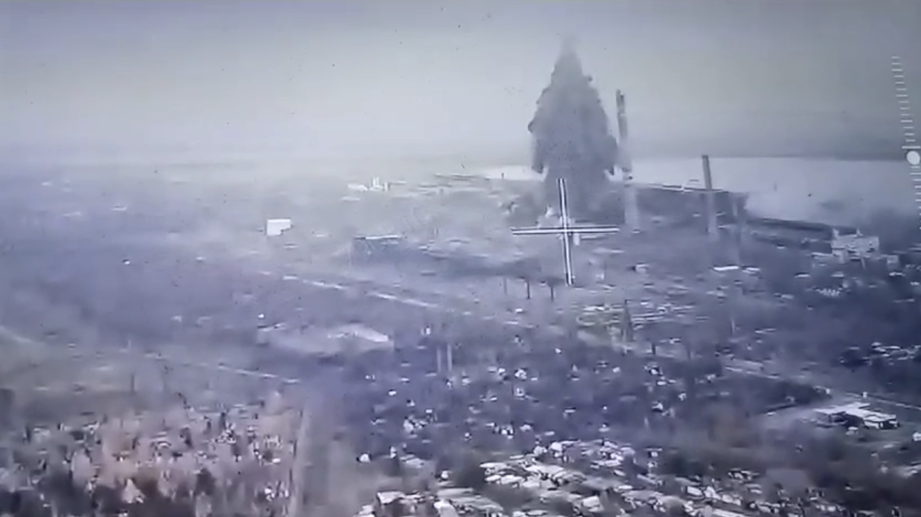 Зʼявилося відео удару керованою авіабомбою по Курахівській теплоелектростанції
