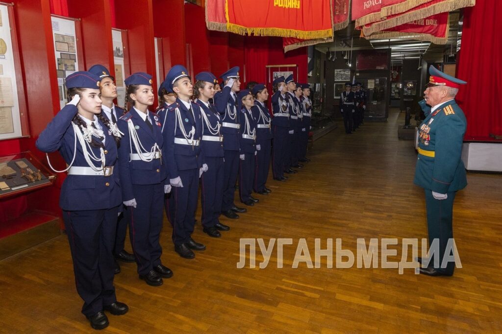 Окупанти присвоюють вихованцям Луганського економіко-правового ліцею-інтернату “звання віце-сержантів”, – ОВА