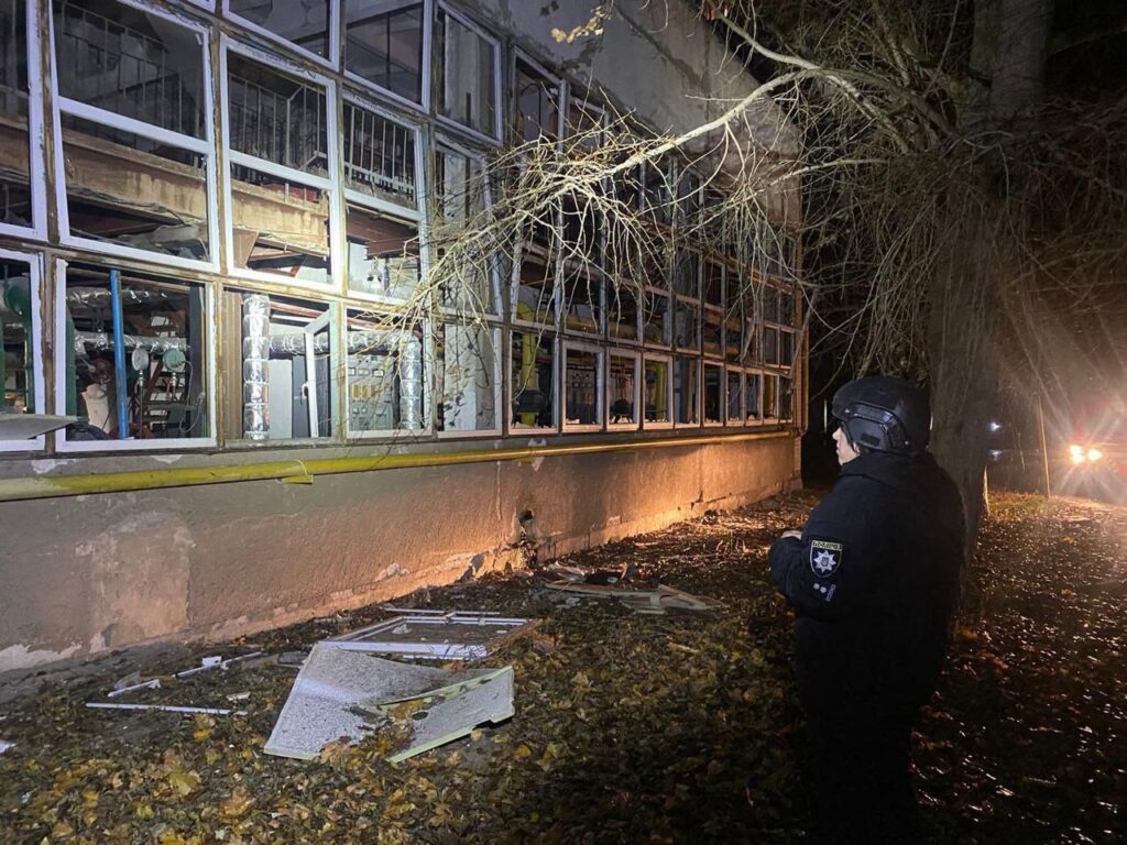 У Костянтинівці показали наслідки удару двома авіабомбами