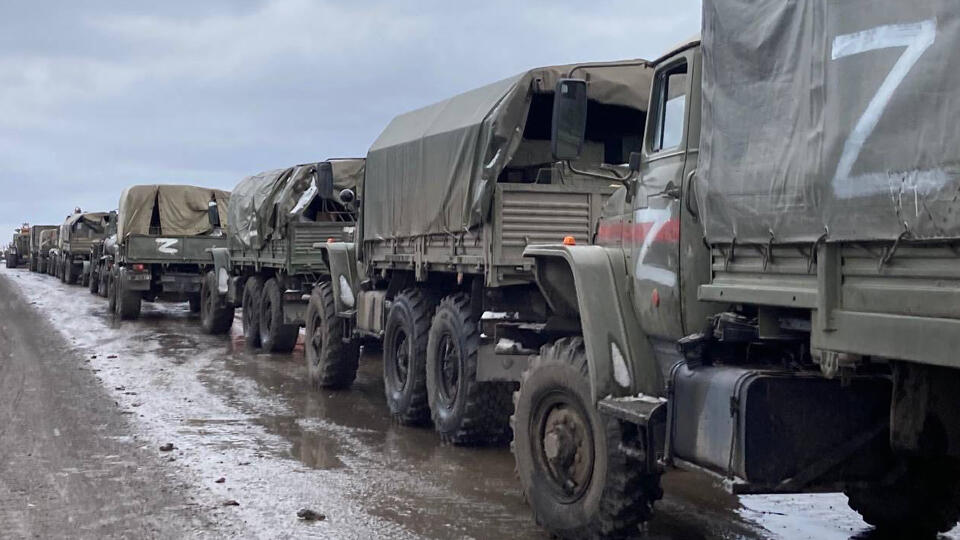 На Луганщині помітили активізацію руху російської техніки та військових вантажівок у бік Донецької області