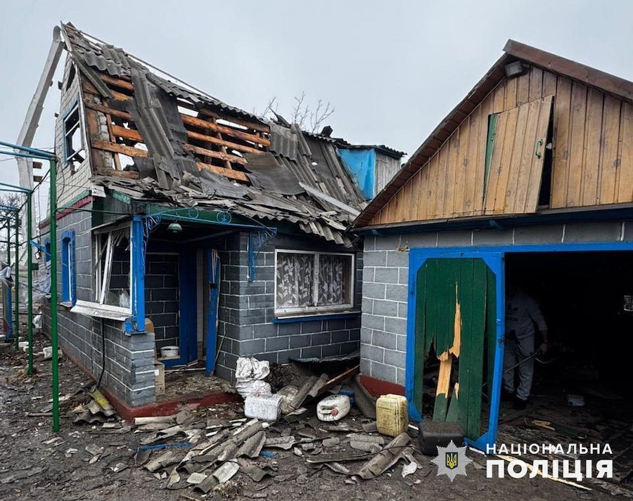 Окупанти обстріляли п’ять населених пунктів Донеччини, поранено одну людину. Опубліковано фото руйнувань